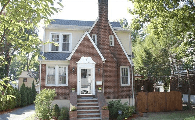 320 WINDSOR Road, Englewood